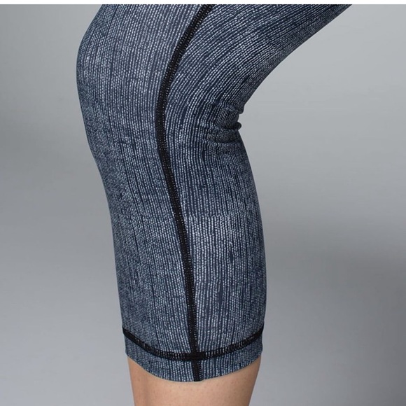 Lululemon Wunder Under Burlap Texture Cropped Leggings Size 4 - Picture 3 of 16